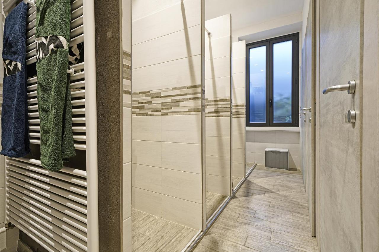 "La Locanda" Campione Del Garda Vandrarhem Exteriör bild